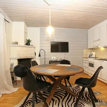 Kuukkeli Saarisatu Ja Urupaeae Apartament *